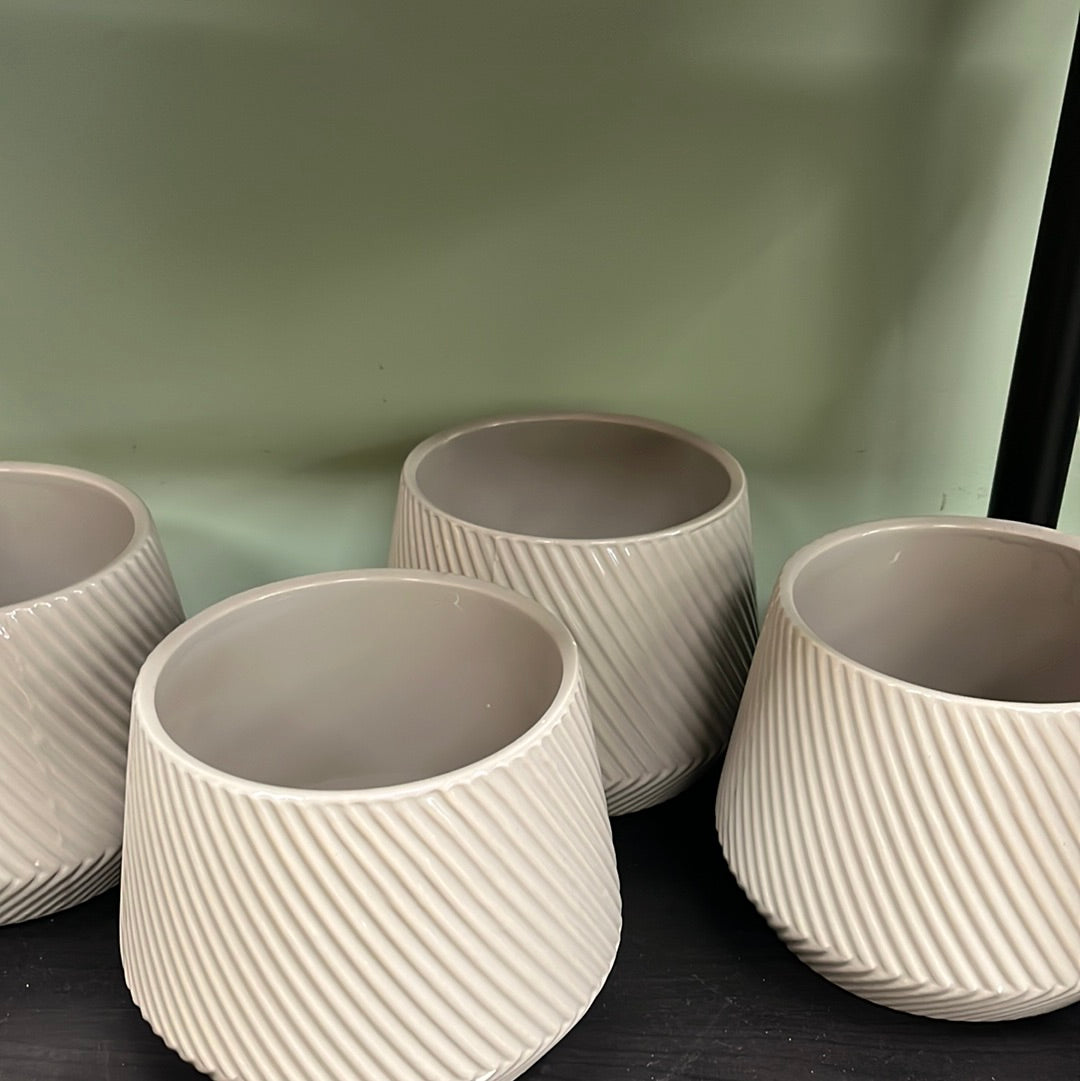 7” Ceramic Beige Planters