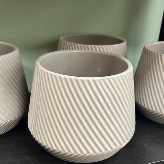 7” Ceramic Beige Planters