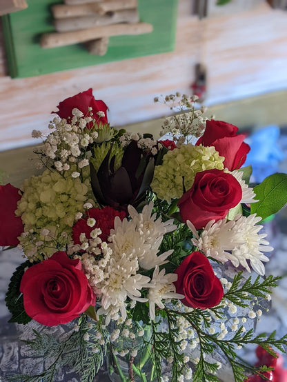 Succulent Baskets & Fresh Flower Delivery to the Greater Eel River Valley Area